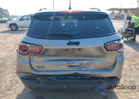 2019 Jeep Compass Altitude Fwd из США, поврежденный, VIN 3C4NJCBB0KT613244